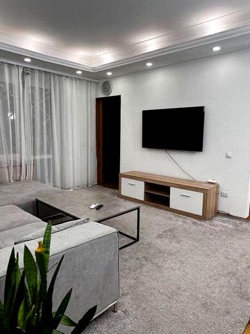 Здам видову 4к квартиру Січеславська Набережна, цирк, центр