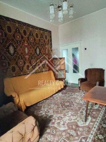 Оренда двокімнатної сталінки в центрі міста на Свято-Миколаївській.