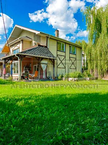 Жовтнева вул., 8