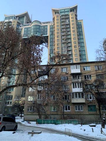 Перша оренда 2кв. 46м Печерськ Вул.Звіринецька Газ 2поверх метро пішки