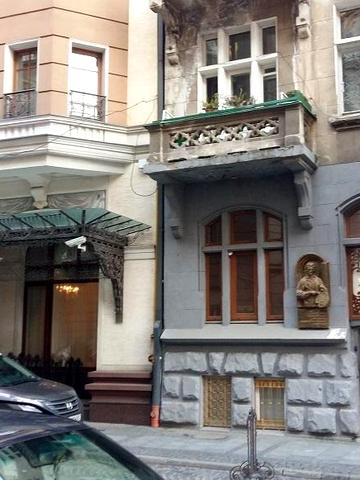 Александера Фредро вул., 7