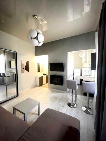 Здається 1-к квартира-студія на пл. Соборна, 6