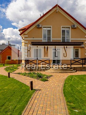 Центральна вул.