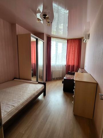 Радужна вул., 1