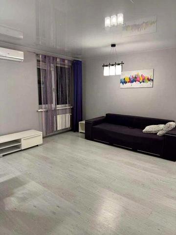 Оренда 1к квартири на вул. Тополина 7А