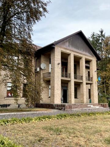 Броварська, 1а