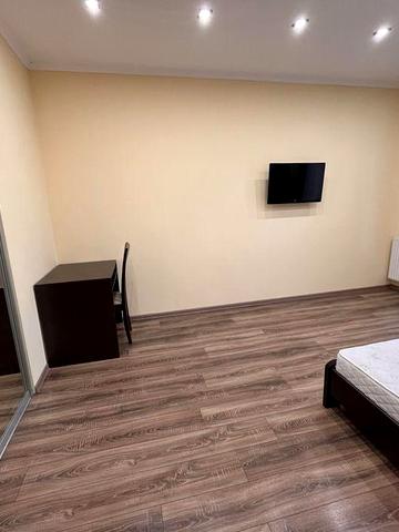 Оренда великоі 3х кімн. квартири біля гот. Ужгород