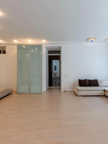 Малопідвальна вул., 12/10