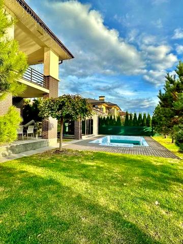 Золочівська