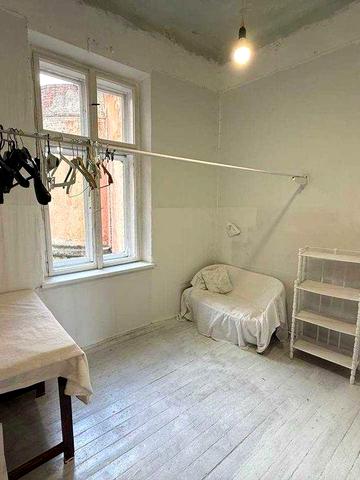 Здається в оренду простора 2-кімнатна квартира по вул. Римлянина