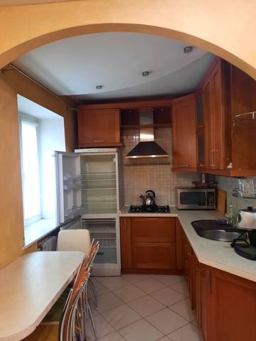 Олени Теліги вул., 3-Б