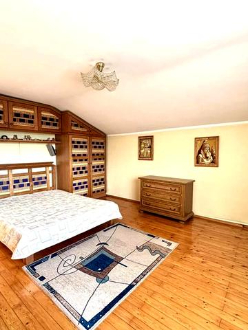 Тараса Шевченка вул., 5