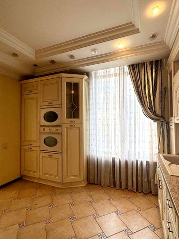 Оренда 3х кімнатної квартири Жилянська Дипломат Холл