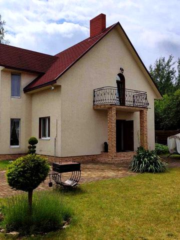 Новочасний будинок з меблями