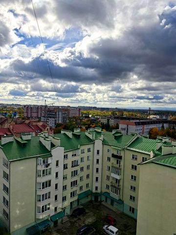 Продається дворівнева квартира . Терміновий продаж!