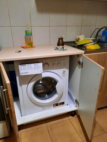 Сдам 2 к квартиру,52 кв м,Метро Лесная,газ