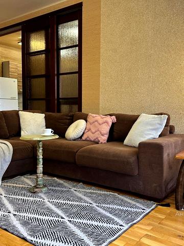 Дмитрівська вул., 69