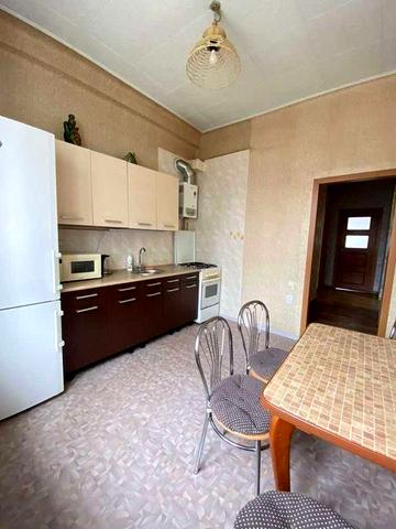 Оренда трикімнатної квартири , вул. Криворізька, 2