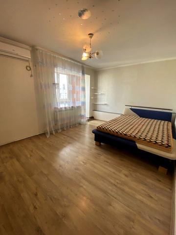 Рональда Рейгана вул., 36