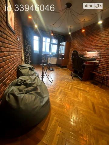 Продаж 3к Квартира Героїв Крут вулиця