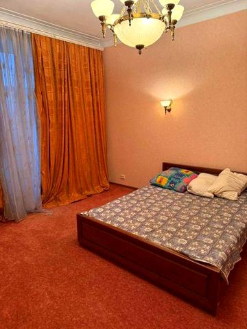 Сдам 3-ох комнатную квартиру !