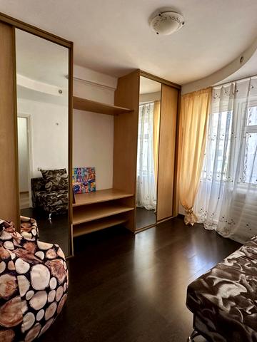 Богатирська вул., 14