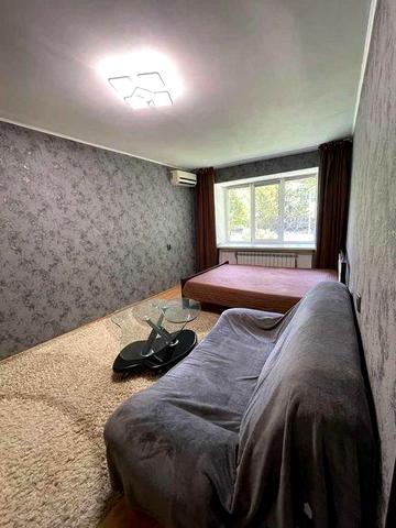 Здається 2к квартира на вул. Янгеля Академіка 10