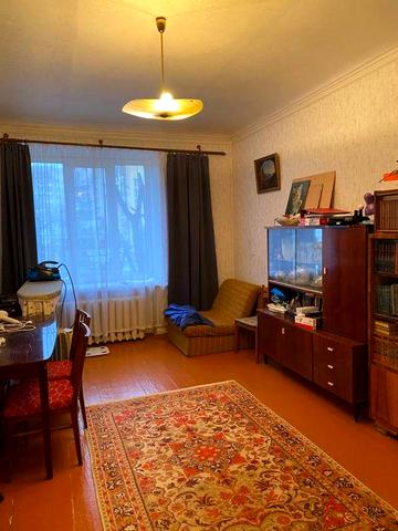 Продається двокімнатна квартира район парк Шевченка