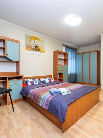 Здам  3к, на 1-2 місяці,без комісії!Газ , метро Лівобережна 5 хв пішки