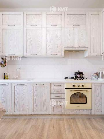 Глобинська вул. (Маршала Батицького), 7