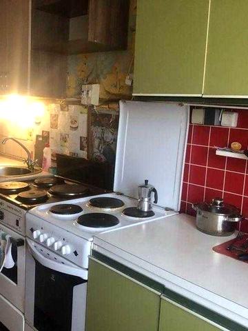 Продається кімнана в районі ГРЛ