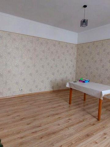 Продам 2-кімнатну квартиру. Вул.Дорошенка,12.