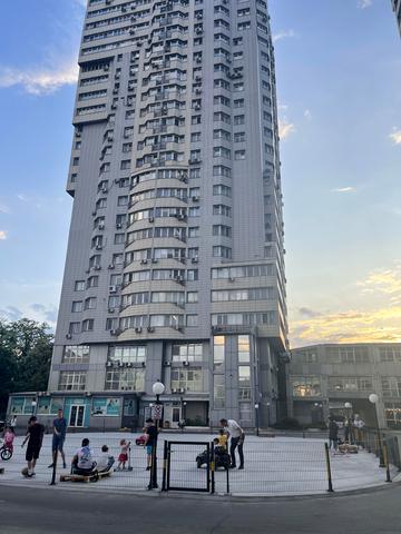 Вадима Гетьмана вул., 1-Б