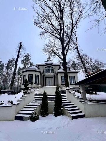 Батумська вул., 18