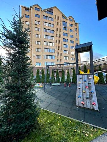 Продаж великогабаритної квартири вул. Соборності 16 В