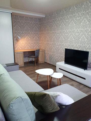 Світла 2-кімн.квартира на мкрн.Сонячний,25 від власника