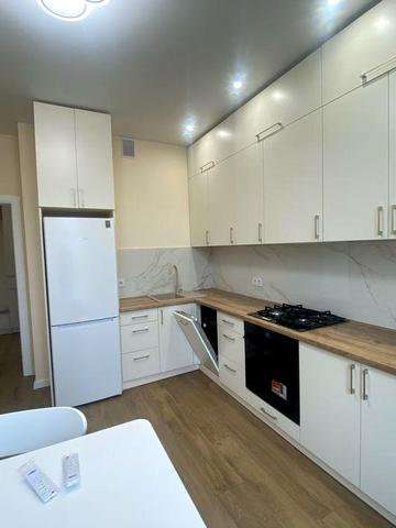 Оренда 1- кімнатної квартири вул.Сечені Затишна та світла + Гардеробна