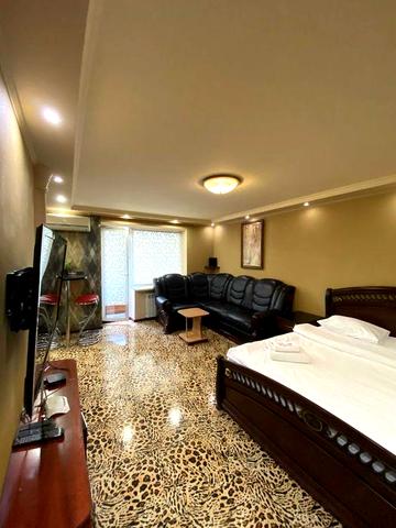 Без комісії. м. Печерська. Студія з евроремонтом на вул. Лєскова 6