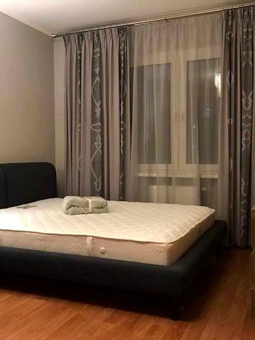 Русової 7, генератор, 1 кімнатна, м. Осокорки