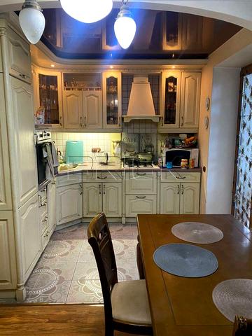 Олександра Кониського вул., 64-68