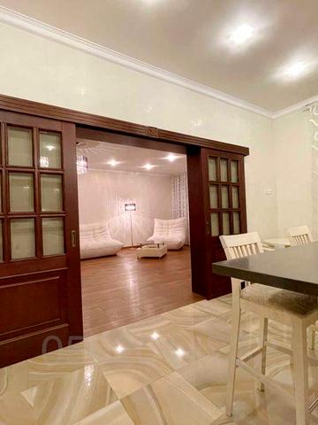 Здається трьохкімнатна квартира. Метро Шулявська. Генератор