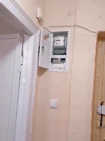 Продається приватизована , двокімнатна квартира .