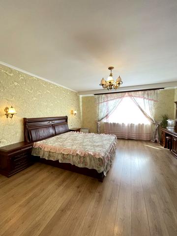 Борщагівська вул., 206