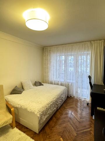 Берестейський просп. (Перемоги), 7-Б