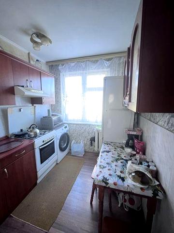 Продам 3-х кімнатну квартиру ( район круга )