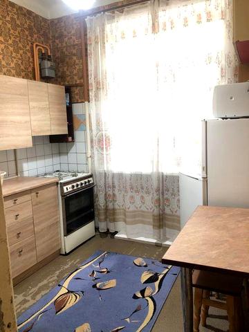 Довгострокова оренда, 2-кімнатна по вул.Годзенка 3, Печерськ. Сталінка