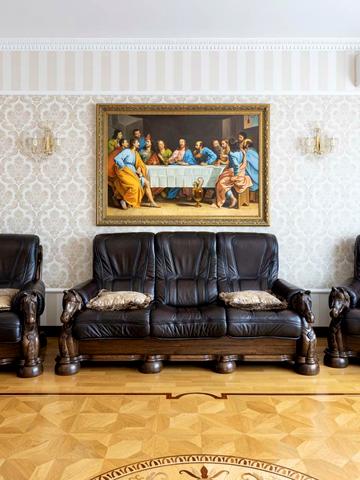 Харківська вул., 18