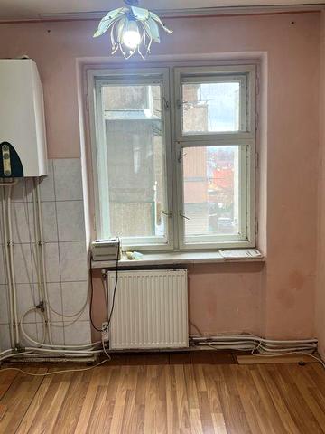 Продається 2-кімнатна квартира м.Хуст вул. Пирогова