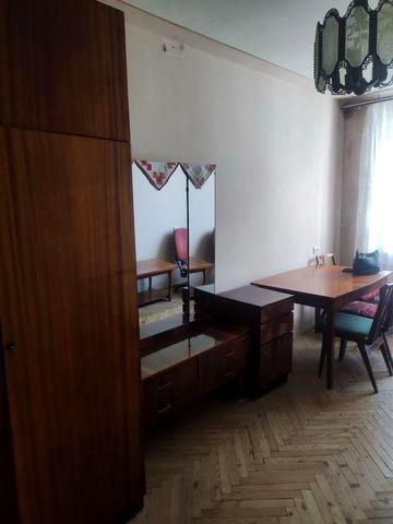 Довготривала оренда двохкімнатноі квартири по вул. Любінській 4 поверх