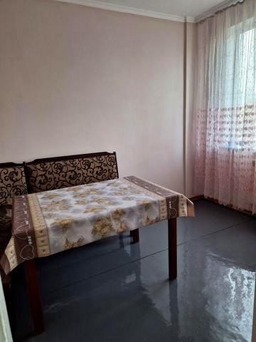 Продається  простора 4 кімнатна квартира